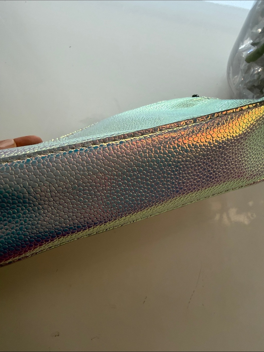 Holographic Iridescent Women's Zip makeup bag - Shimmering Multi-Color - Picture 4 of 6